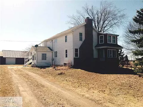 1654 E Jason St, Saint Johns, MI 48879 photo 2