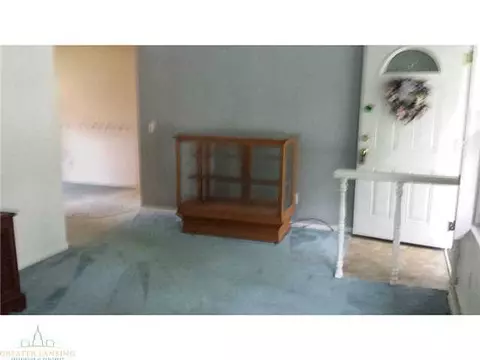 3419 Cooley Dr, Lansing, MI 48911 photo 2