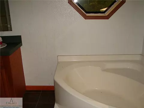 8378 King Dr, Parma, MI 49269 photo 11
