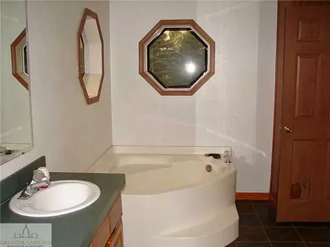 8378 King Dr, Parma, MI 49269 photo 10