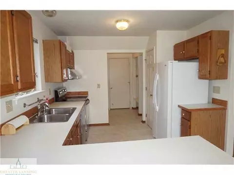 3937 Sun Rapids Dr, Okemos, MI 48864 photo 2