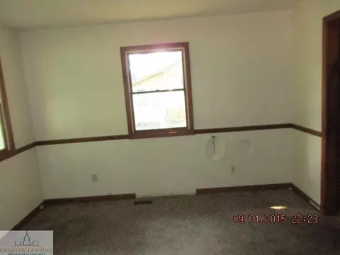 705 W W Grace, Owosso, MI 48867 photo 8