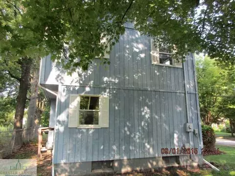 705 W W Grace, Owosso, MI 48867 photo 2