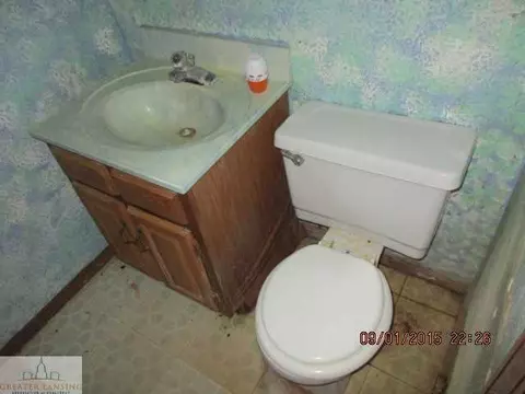 705 W W Grace, Owosso, MI 48867 photo 10