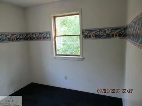 705 W W Grace, Owosso, MI 48867 photo 6