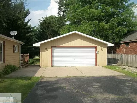 140 W Jefferson, Dimondale, MI 48821 photo 2