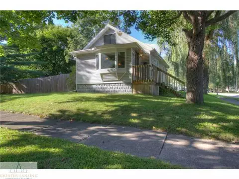 561 Kendon Dr, Lansing, MI 48910 photo 1