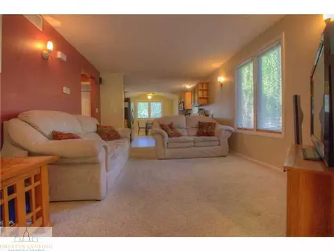 561 Kendon Dr, Lansing, MI 48910 photo 5