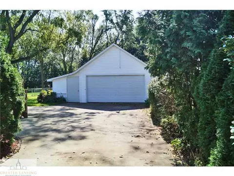 1353 Haslett, Haslett, MI 48840 photo 23