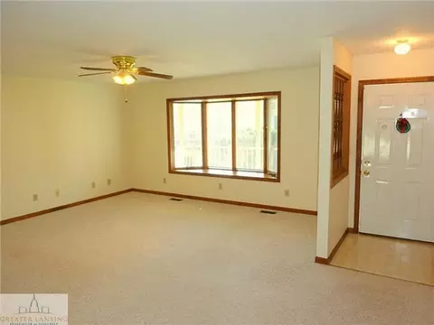 2720 Aurelius Rd, Lansing, MI 48910 photo 4