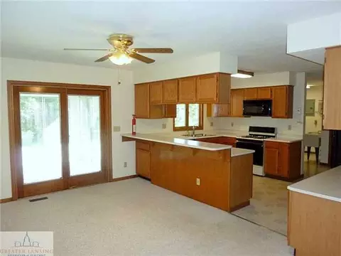 2720 Aurelius Rd, Lansing, MI 48910 photo 5
