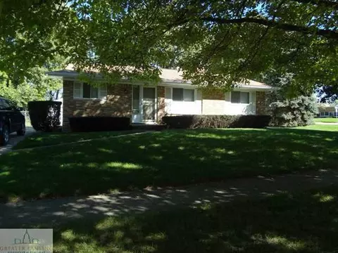 2302 Darby Dr, Lansing, MI 48906 photo 1
