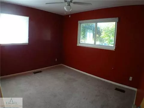 2302 Darby Dr, Lansing, MI 48906 photo 11