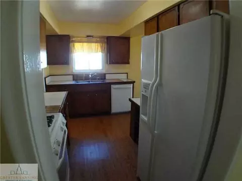 2302 Darby Dr, Lansing, MI 48906 photo 7