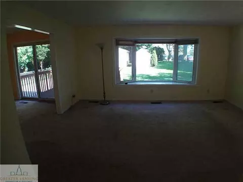 2302 Darby Dr, Lansing, MI 48906 photo 3