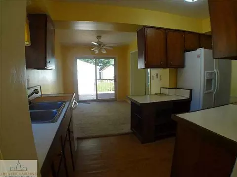 2302 Darby Dr, Lansing, MI 48906 photo 8