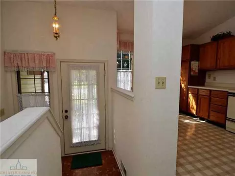 1110 Brookside Dr, Lansing, MI 48917 photo 4