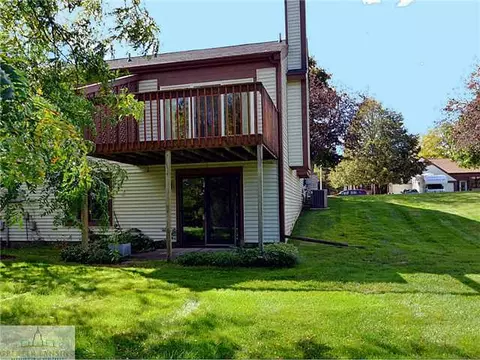 1110 Brookside Dr, Lansing, MI 48917 photo 3