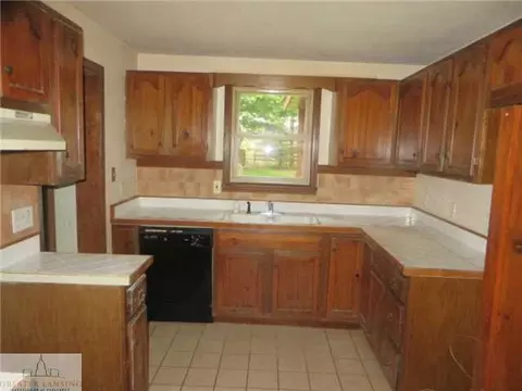 2340 Gilbert Rd, Lansing, MI 48911 photo 2