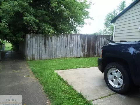 4214 Killarney Ct, Lansing, MI 48911 photo 3