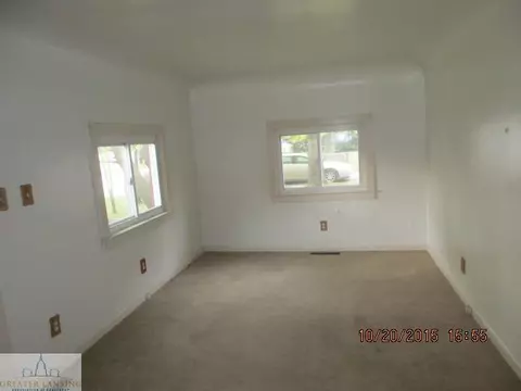 423 Huron St, Owosso, MI 48867 photo 3