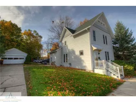 204 E Walker St, Saint Johns, MI 48879 photo 2