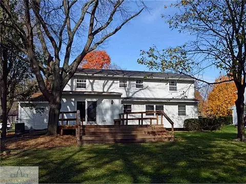 1933 Tomahawk Rd, Okemos, MI 48864 photo 2