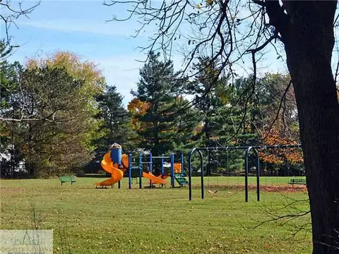 1933 Tomahawk Rd, Okemos, MI 48864 photo 4