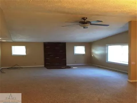 643 Kendon Dr, Lansing, MI 48910 photo 14
