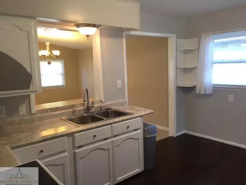 643 Kendon Dr, Lansing, MI 48910 photo 7