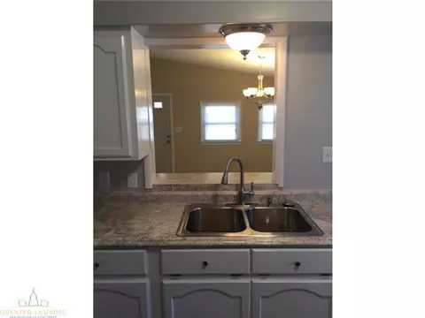643 Kendon Dr, Lansing, MI 48910 photo 8