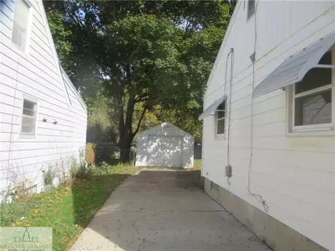 1510 Berkeley Dr, Lansing, MI 48910 photo 13