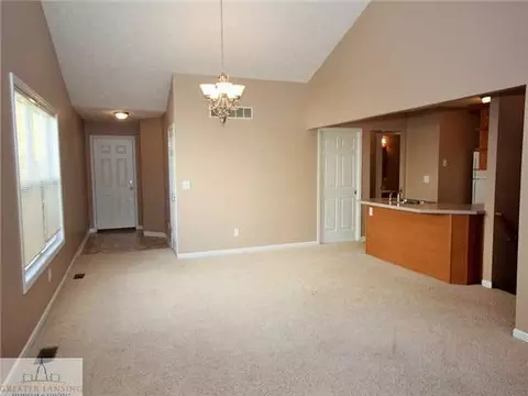708 E Walker St, Saint Johns, MI 48879 photo 8