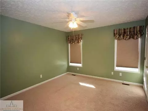 708 E Walker St, Saint Johns, MI 48879 photo 9