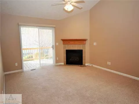 708 E Walker St, Saint Johns, MI 48879 photo 4