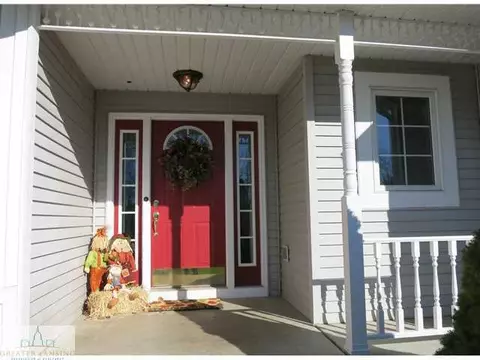 1302 Linden, Dewitt, MI 48820 photo 2