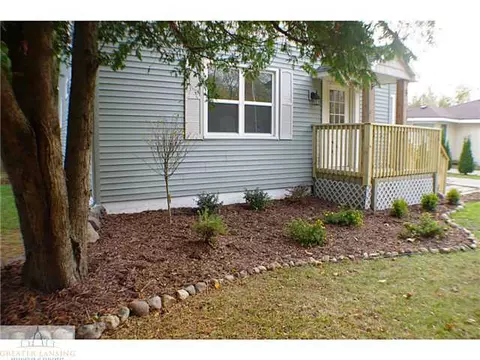 417 W Washington, Dewitt, MI 48820 photo 2