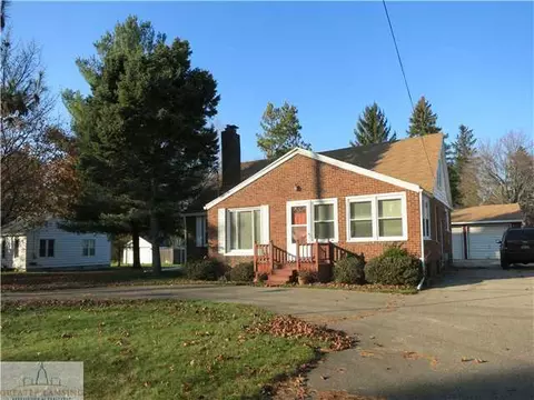 1915 E Willard Ave, Lansing, MI 48910 photo 1