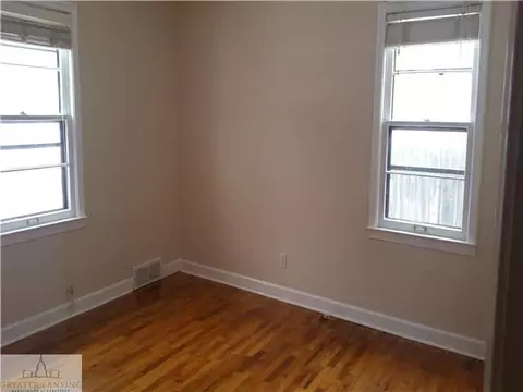 4010 Devonshire, Lansing, MI 48910 photo 2