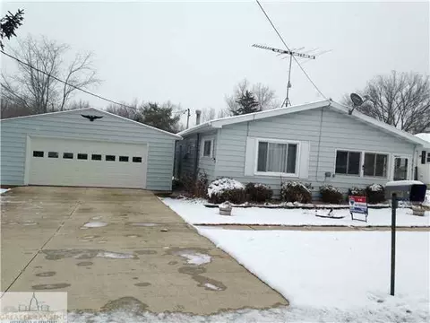 223 W Water St, Maple Rapids, MI 48853 photo 4