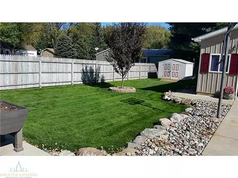 140 Rayner St, Mason, MI 48854 photo 2