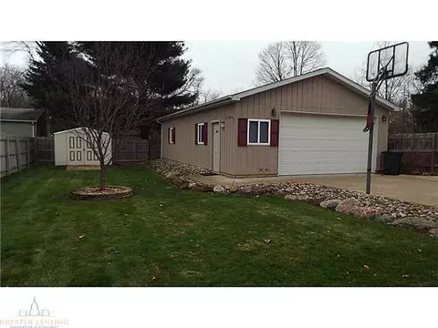 140 Rayner St, Mason, MI 48854 photo 3
