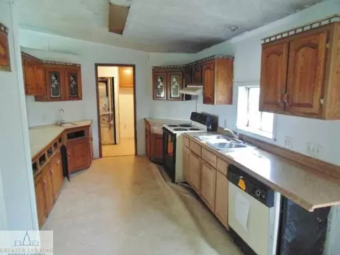 2400 Gilbert Rd, Lansing, MI 48911 photo 3