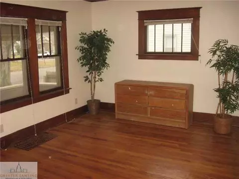 1410 Eureka St, Lansing, MI 48912 photo 4