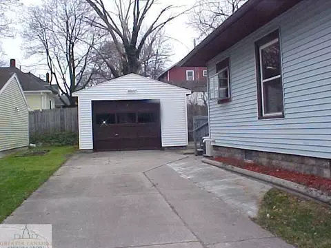 209 Smith Ave, Lansing, MI 48910 photo 17
