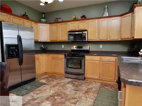 6735 Castleton Dr, Grand Ledge, MI 48837 photo 10