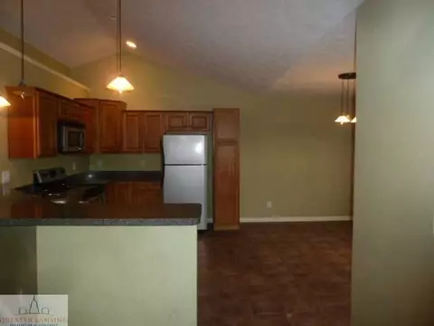 2612 E Cavanaugh Rd, Lansing, MI 48910 photo 4