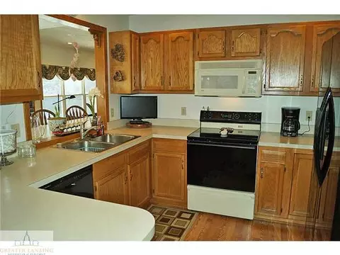 1017 Durango, Lansing, MI 48917 photo 6