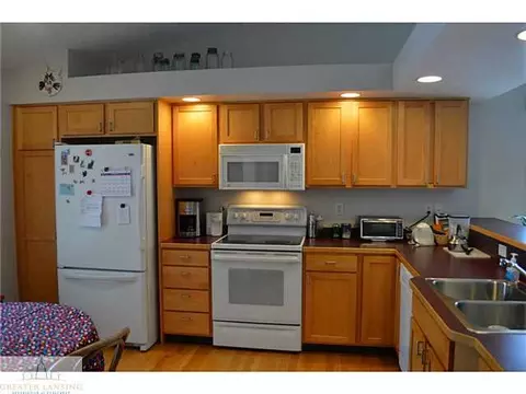 4176 Hamlet, Bath, MI 48808 photo 4