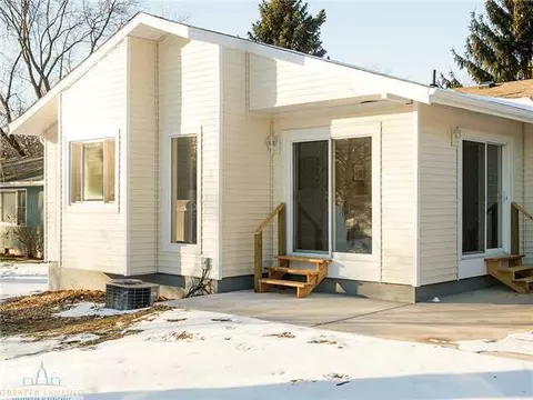 4001 Dell, Lansing, MI 48911 photo 2